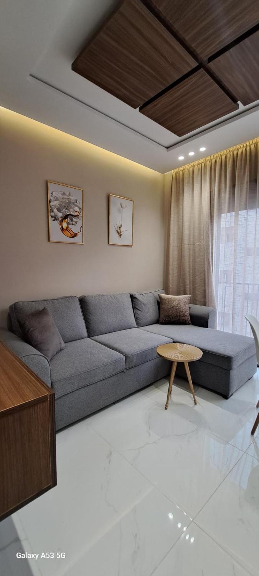 Comfort & Chic - Center