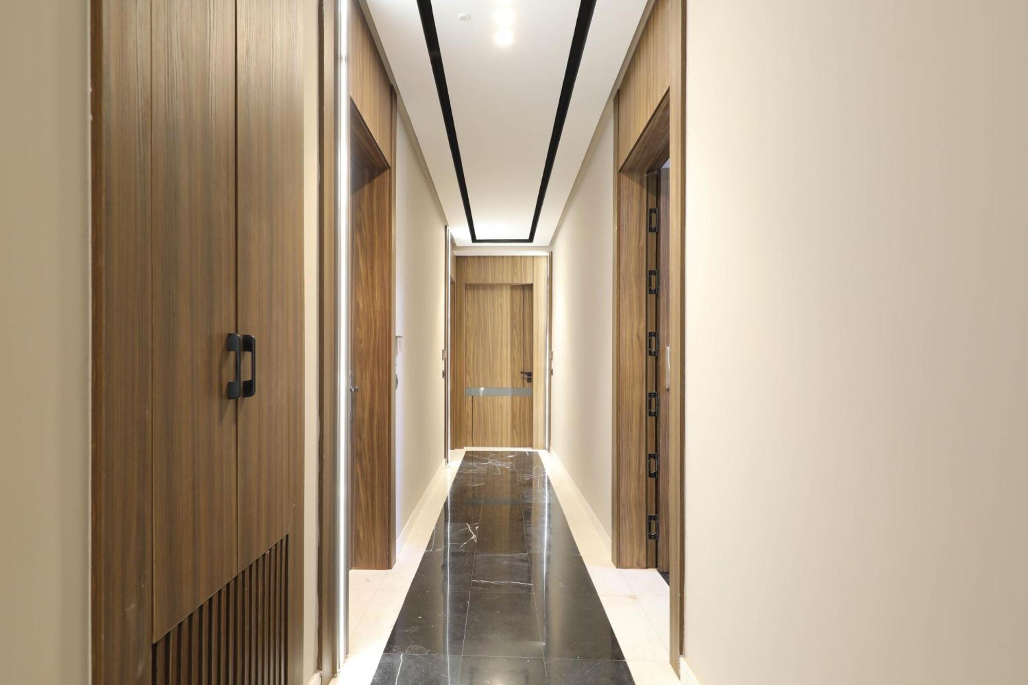 Comfort & Chic - Center